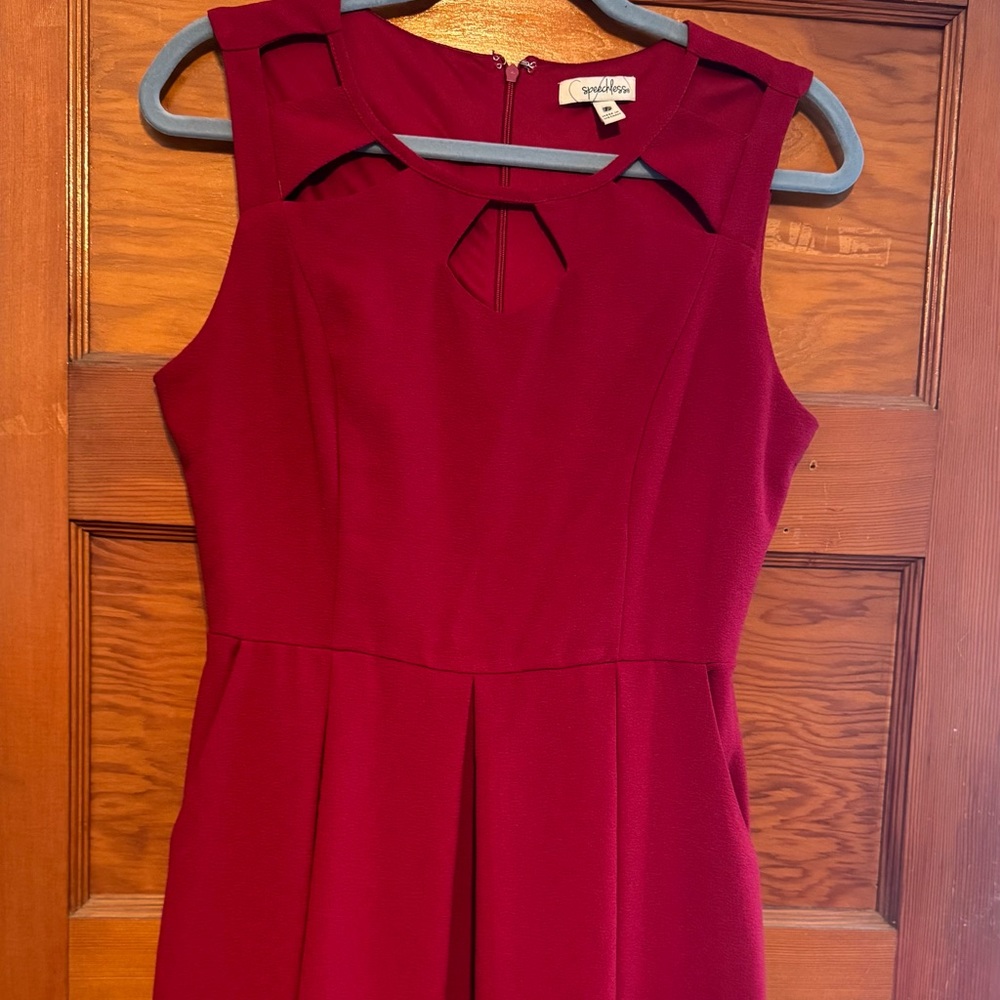 Elegant Red Sleeveless Dress